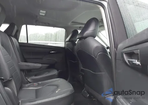 2021 Toyota Highlander Xle z USA, uszkodzony, nr VIN 5TDGZRAH2MS056134